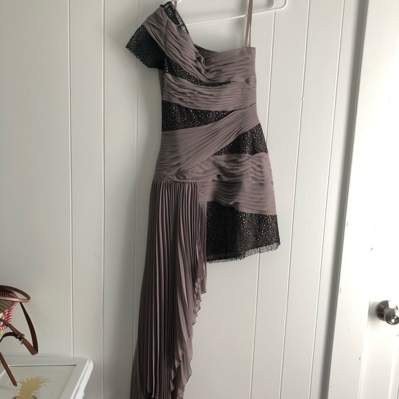 BCBGMaxazria Runway Dress - Picture 14 of 15